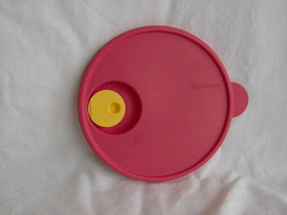 TUPPERWARE CRYSTALWAVE #2 MICROWAVE VENTED LID SEAL # 2649 RED