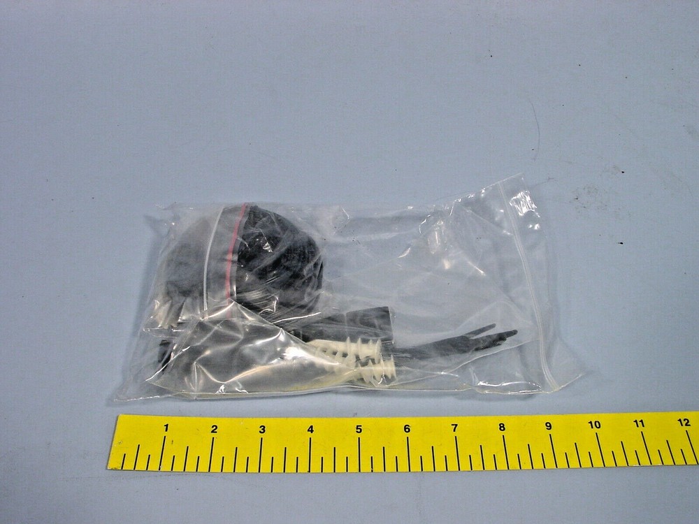*APC NetBotz NBDC0002 Door Switch Sensor w/ mounting accessories