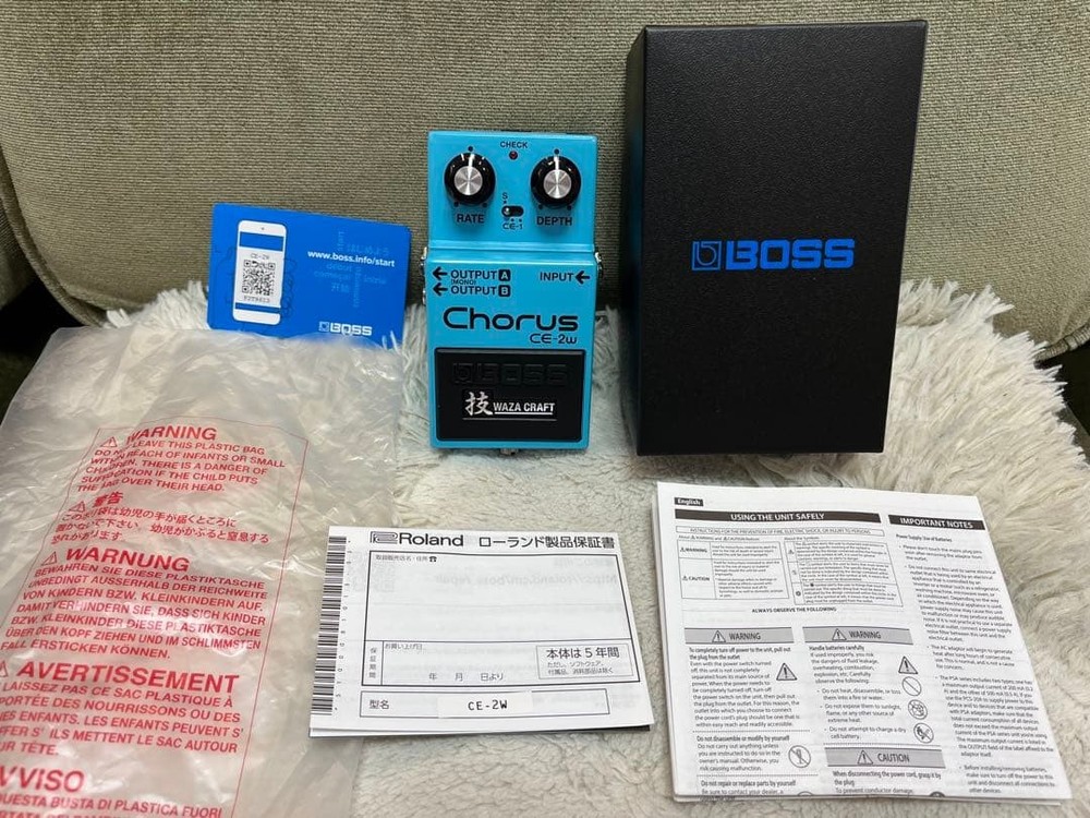 BOSS CE-2w Chorus Effector Used