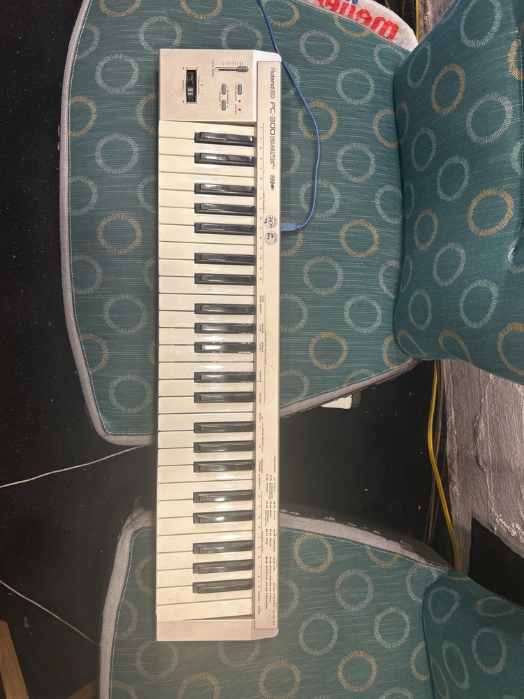 Roland PC 300 MIDI Controller works on PC