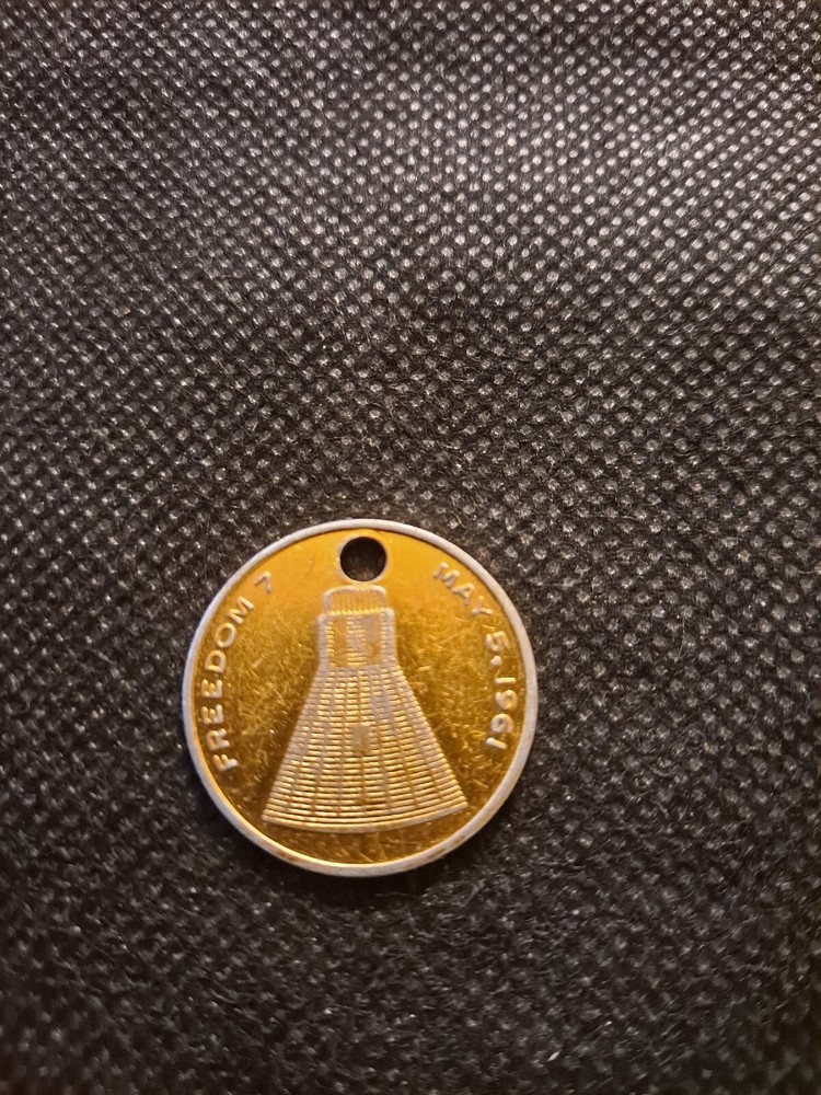 1961 FREEDOM 7 AMVETS TOKEN!   e8253UXX