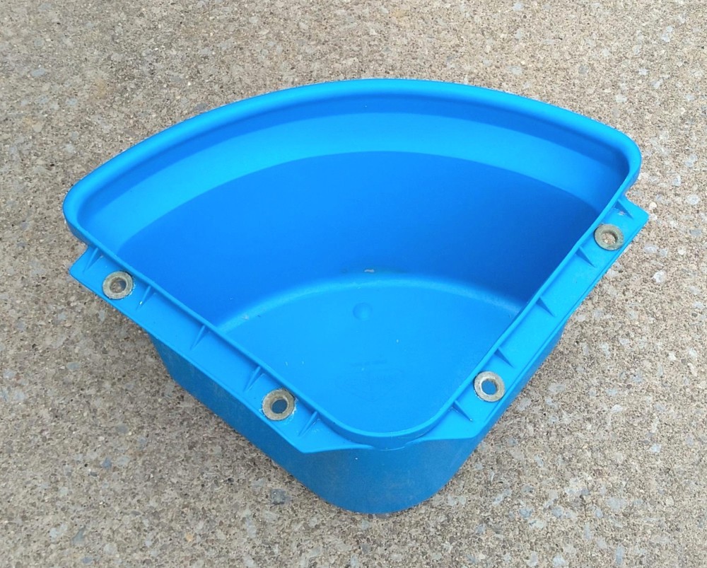 Horse Stall Corner Feeder #48A