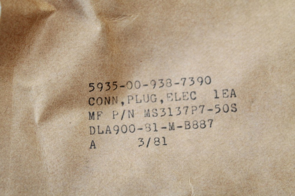 DEUTSCH CONNECTOR  MS3137P7-50S    NEW SURPLUS PACKAGE
