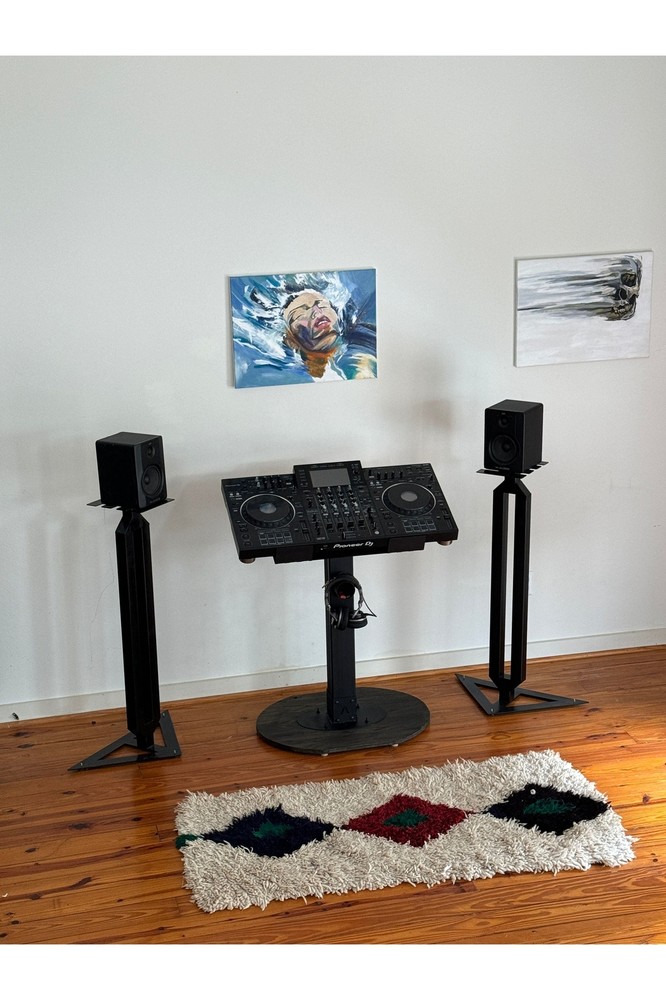 Mastodon Controller Podium