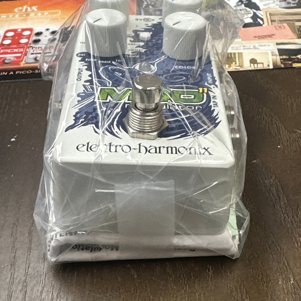 Electro Harmonix EHK MOD 11 Modulator Guitar Effects Pedal Modulation trem phase