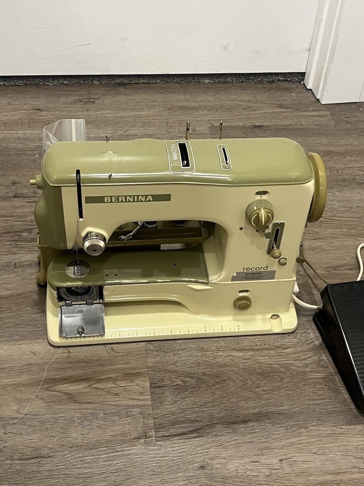 Vintage Bernina 530-2 Sewing Machine W/ Foot Pedal