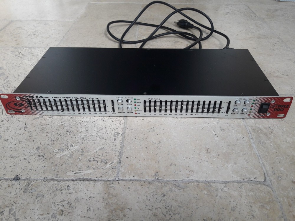 PYLE PRO 15 BAND GRAPHIC EQUALIZER PPEQ-215