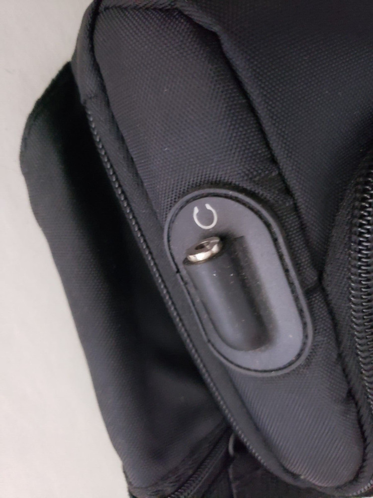 Case Logic CD PLAYER Compact CARRYING Case Black Audio Input Output Connect