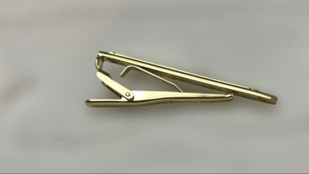 Kenzo gold tie pin Used