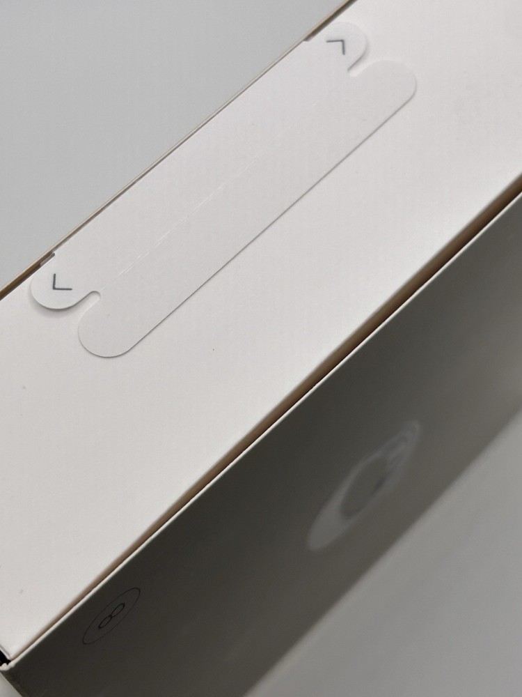 Oura Ring - Gen 4 - NEW - Ceramic - Cloud size 8