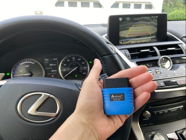 NEXAS NexLink Car Bluetooth OBD2 Scanner Auto Diagnostic Tool for IOS Android