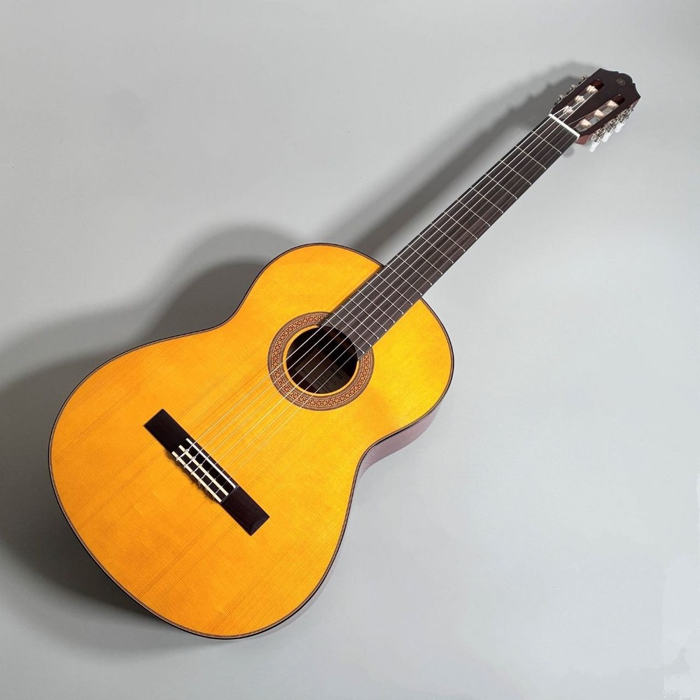 Yamaha CG142S Classical Guitar Natural Solid Spruce Top Nato Back & Sides Soft