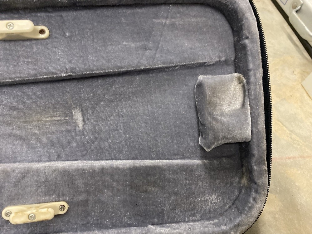 Durable Cloth Fluff Triangle Shape Case Gray/Beige Lining for Violin Blue