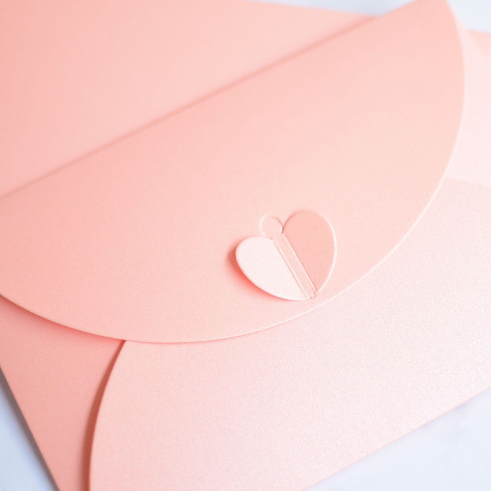 Fashionable and Simple Love Button Envelope
