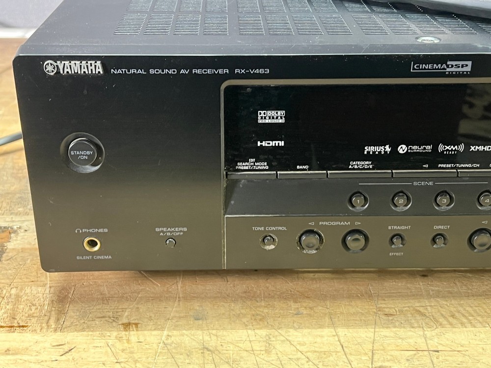 Yamaha Amplifier (A/V Receiver) RX-V463 -w/ remote Great Condition! bundle