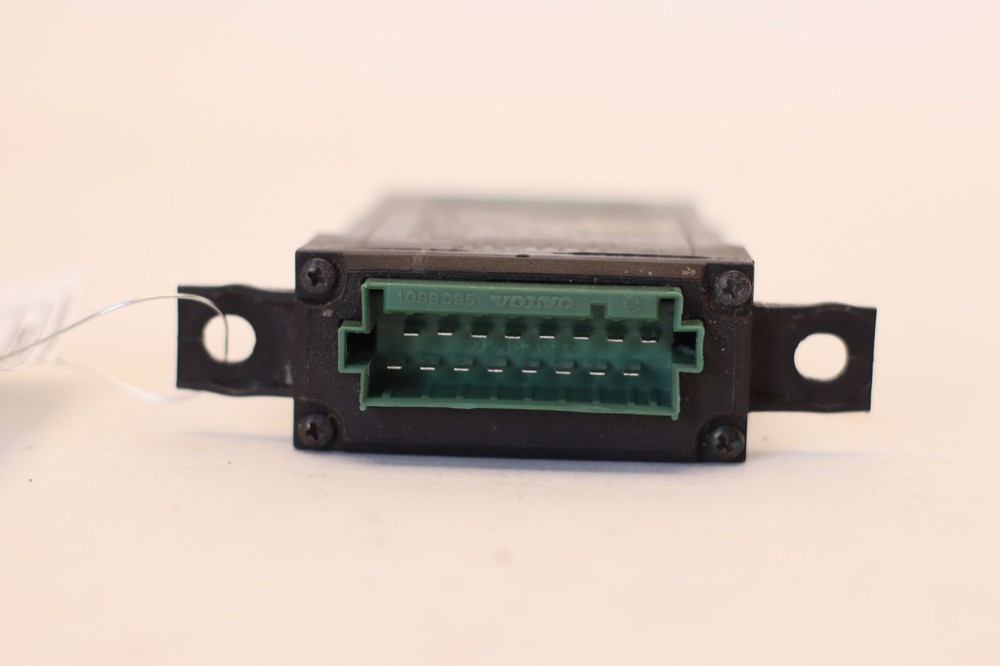 2018-2024 VOLVO VNL D13 CENTRAL KEYLESS LOCKING CONTROL MODULE UNIT OEM
