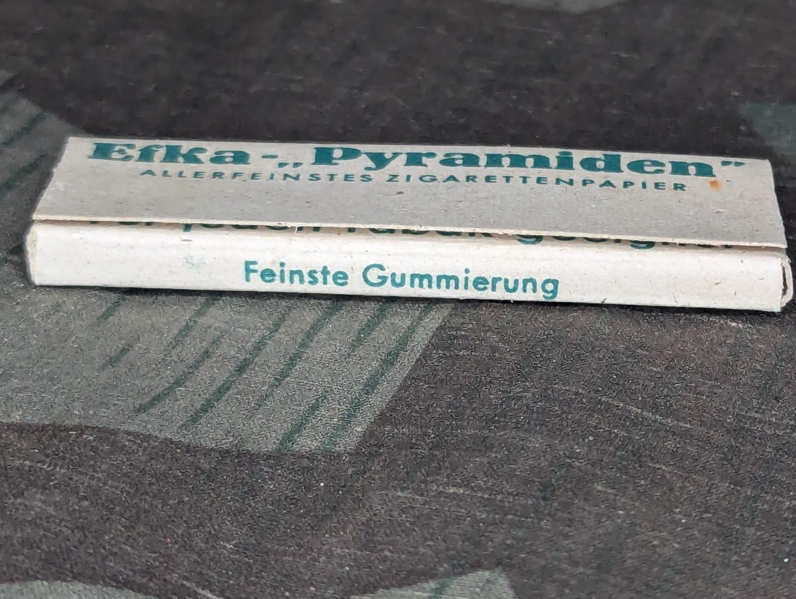 1 x WWII German Efka Cigarette Rolling Papers Vintage 1940s Tobacciana Soldier