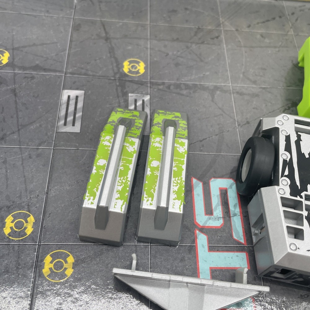 HEXBUG BattleBots Arena Pro - Build Your Own Battle Bot - UNTESTED READ DESCRIPT