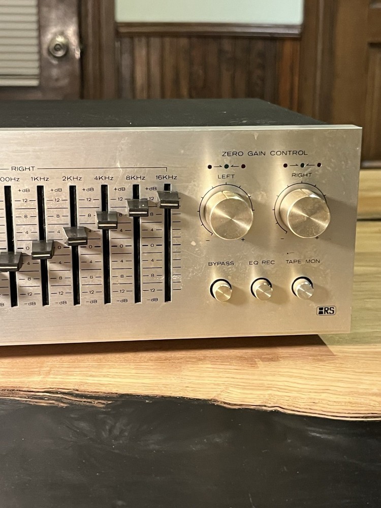 Realistic 31-2000A Stereo Graphic Equalizer Front Panel Silver Faceplate