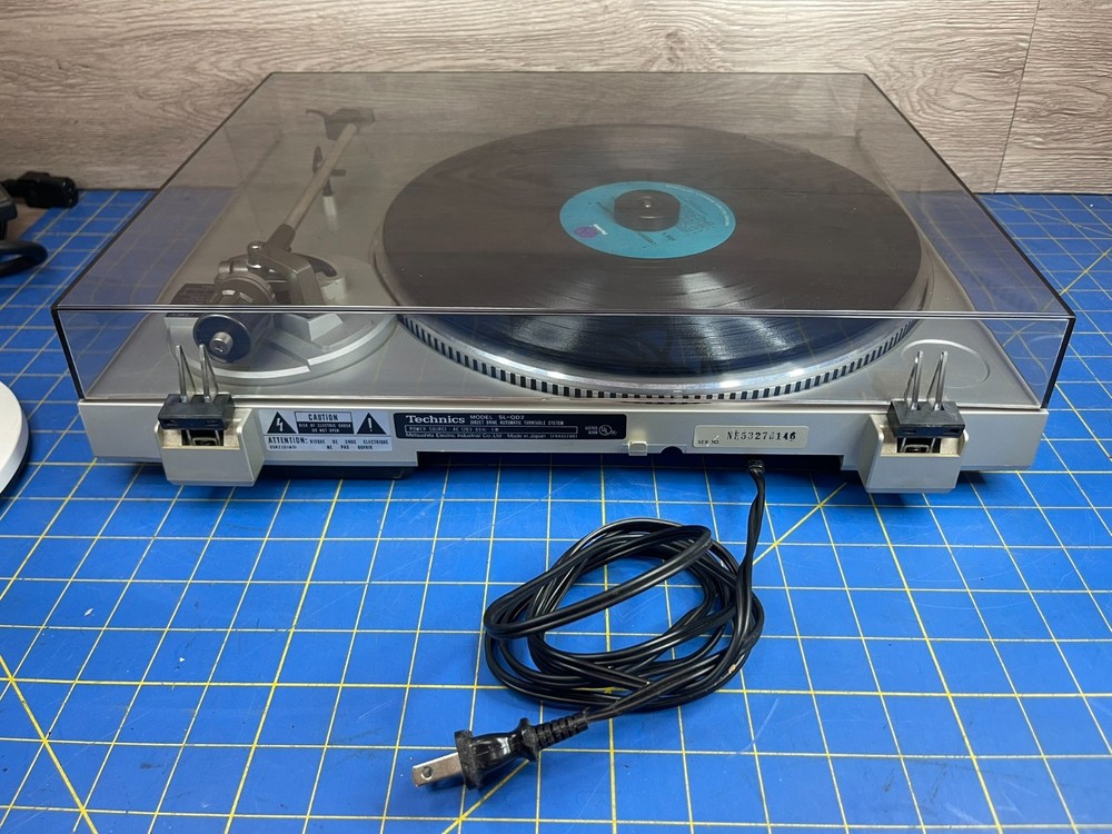 Technics direct drive auto-return turntable quartz SL-QD2