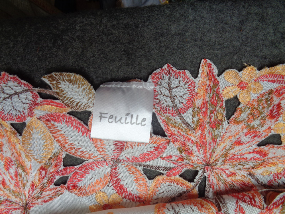 FEUILLE Autumn Fall Leaves Table Runner 68x14