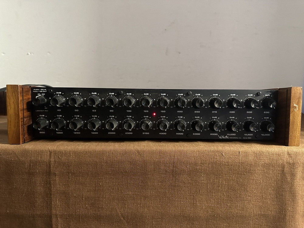 White Vintage Instruments Equalizer Model 4002 (2 counts)