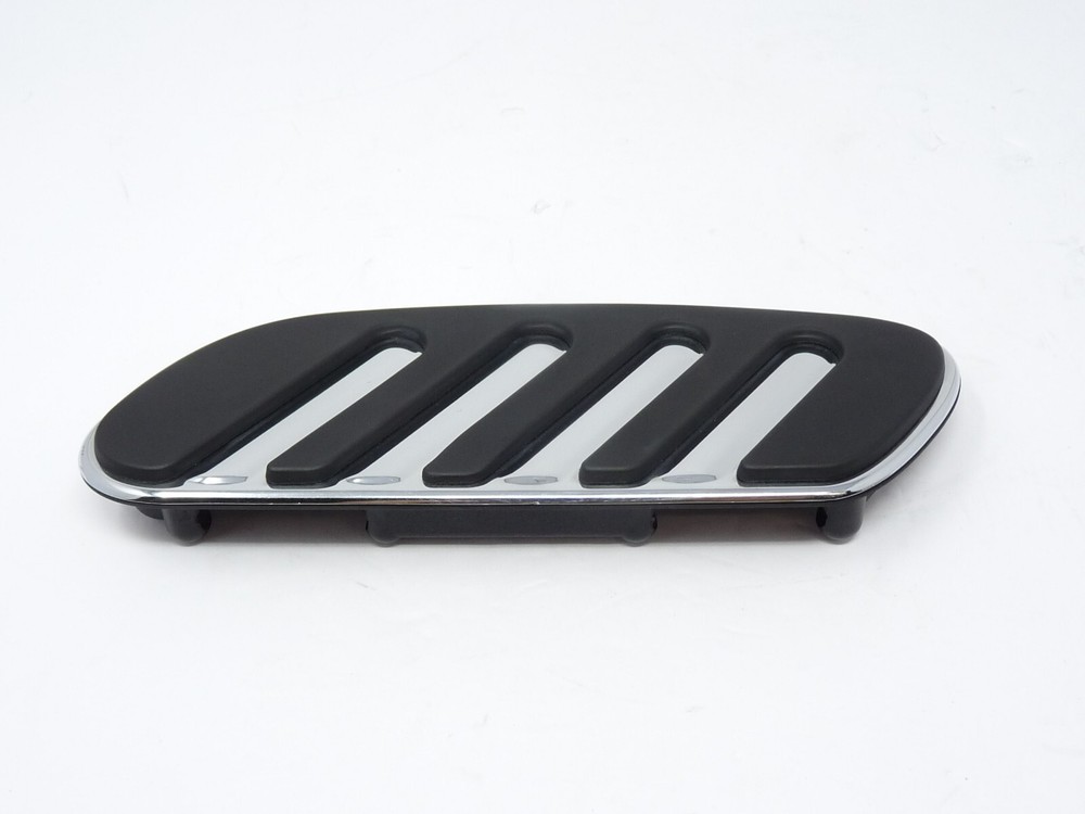 GENUINE HARLEY DAVIDSON CENTERLINE PASSENGER SWEPT WING FOOTBOARD INSERTS NICE!