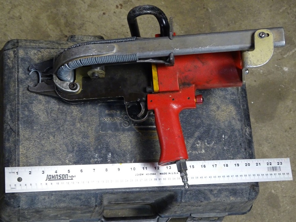 King-Hughes Pneumatic Hog Ring Tool with Case , C-1511