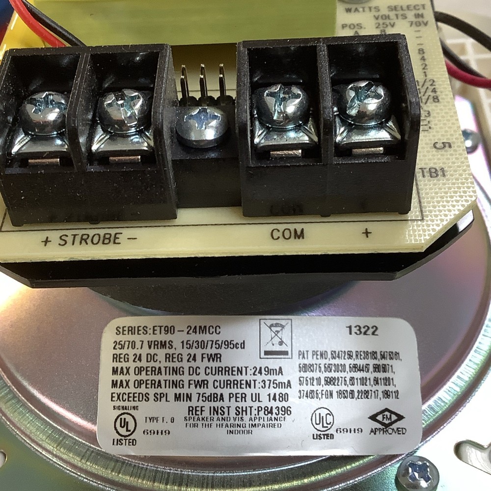 Cooper / Wheelock ET90-24MCC Ceiling Mount, Speaker Strobe. New ,No Box