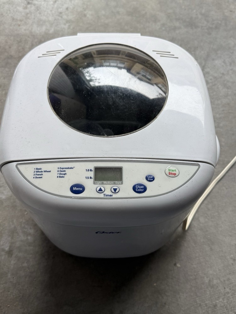Oster 5858 Compact Breadmaker White 1.5lb ExpressBake Bread Machine Programmable