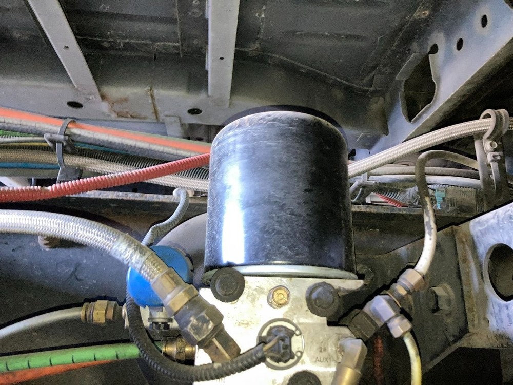 Bendix AD-IS Left/Driver Air Dryer - Used