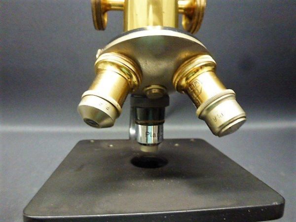 BEAUTIFUL ANTIQUE Microscope signed E.Leitz Wetzlar