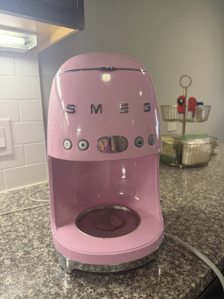 SMEG DCF02PKUS Pink Filter Coffee Machine Keep Warm Function Ground Coffee