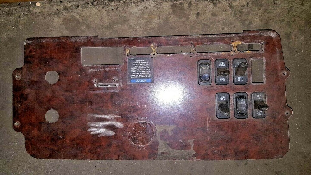 INTERNATIONAL DASH PANEL