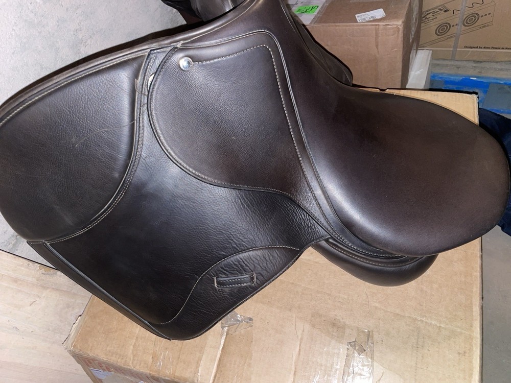 Schleese Element Jump Saddle 17