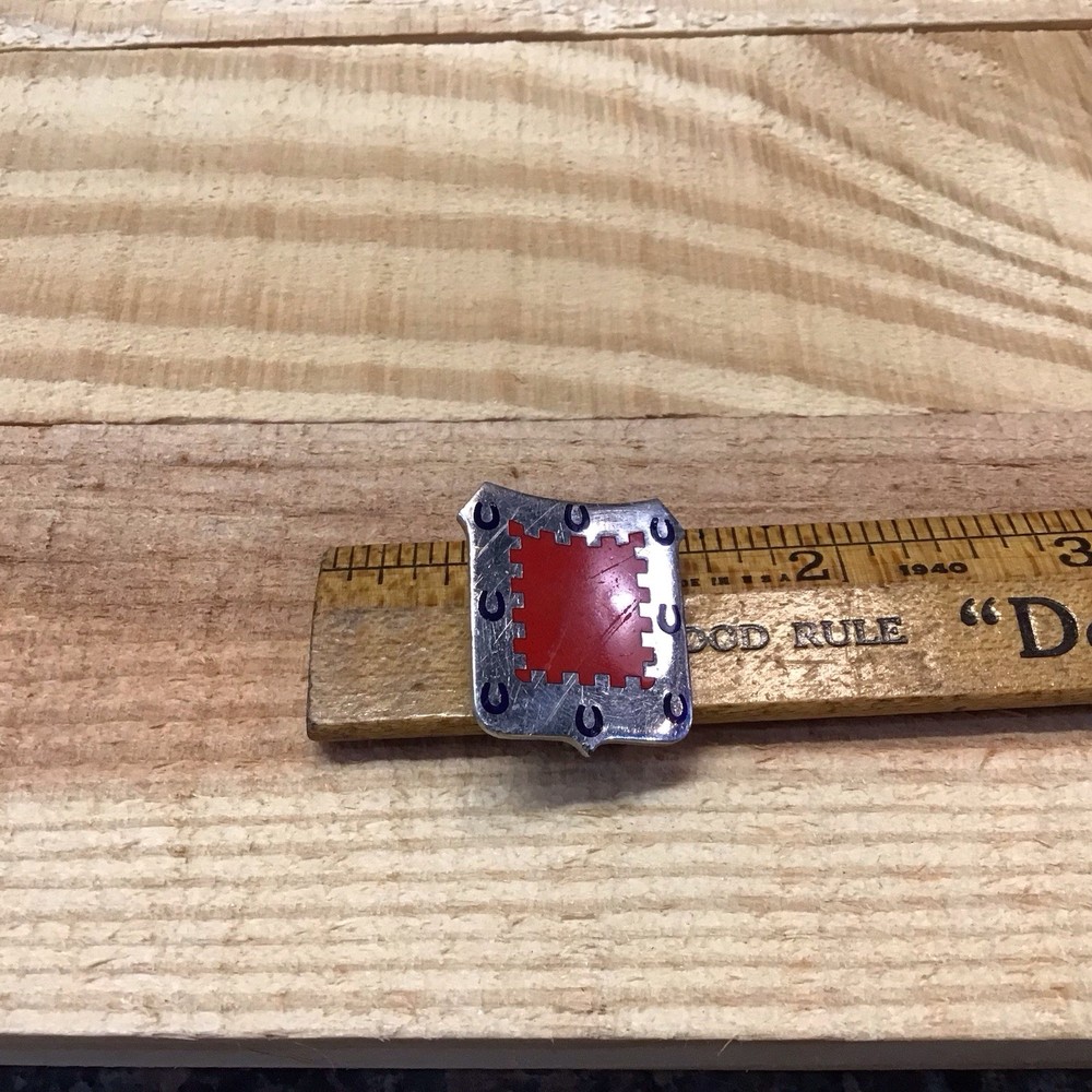 WW2 8th Engineer Pin Back DUI Crest