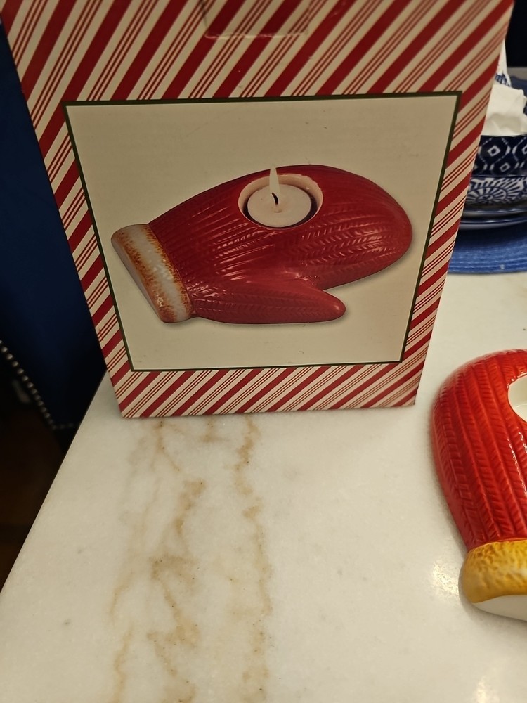 Mitten T-lite Holder