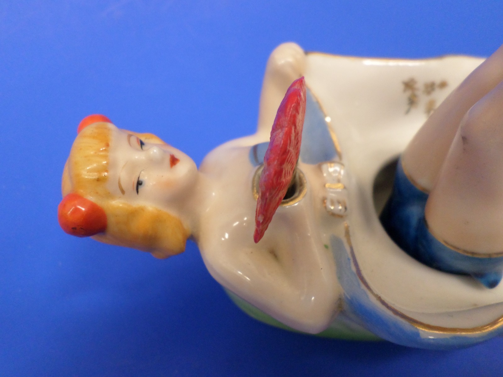 Vtg SEXY Risque Lady Legs Dancer Lifting Skirt NAUGHTY NODDER ASHTRAY Patent TT