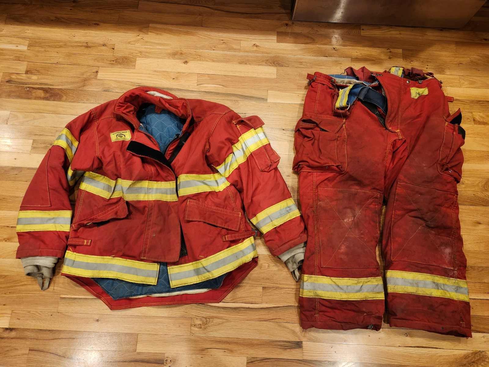 Red Turnout Gear 48 Coat 40 Pants