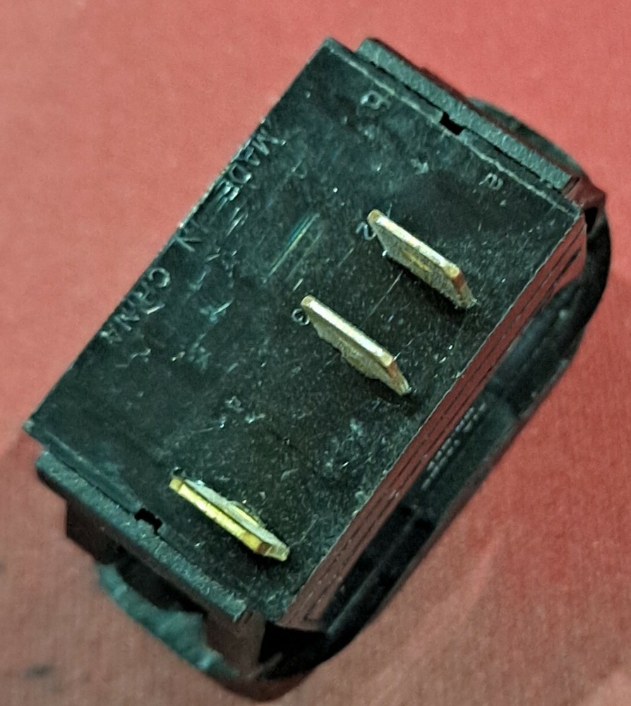 G-3 LIGHTED 3 TERMINAL ROCKER PANEL ON/OFF SWITCH