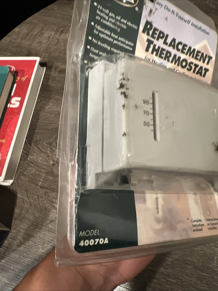 Hunter Mechanical Thermostat Model 40070A Heating and Cooling - New