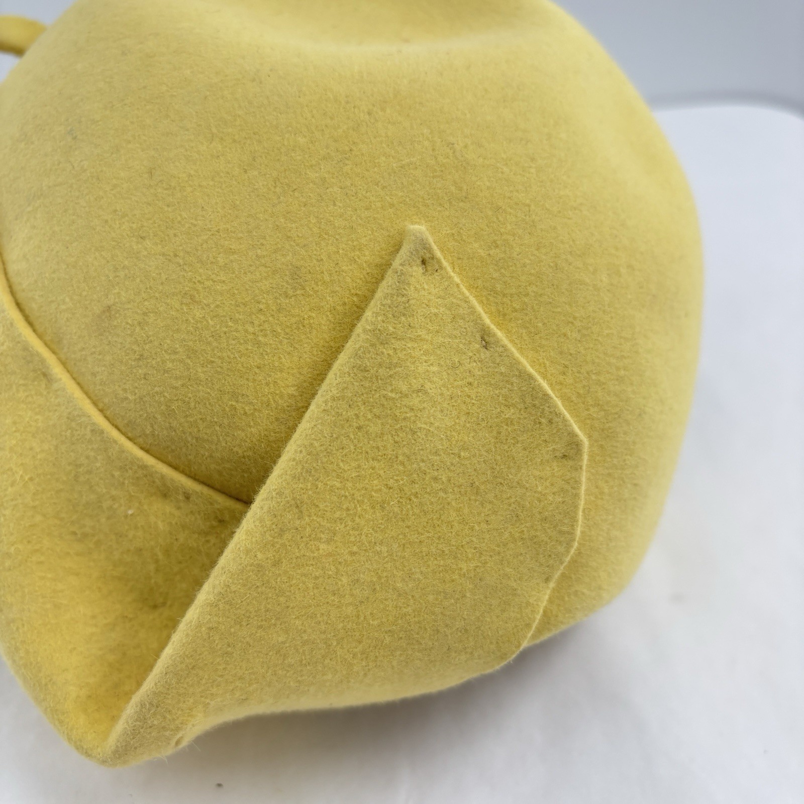 Vtg 60s Mustard Felt Tilt Hat Macy’s Mod Cocktail Jackie O Style