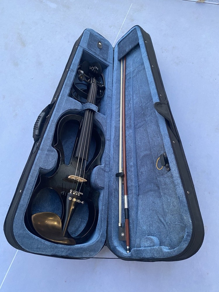 Cecilio Electric Violin 4-String Black with Bow and Hard Case