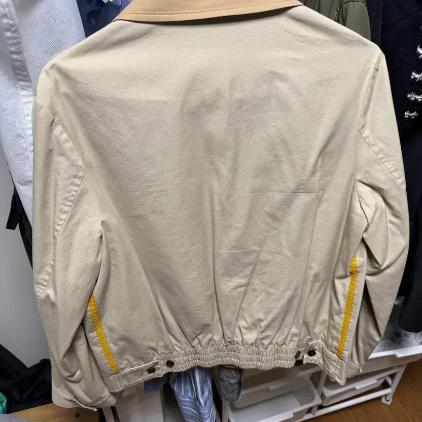 Stu Beige Jacket with Two-tone Collar