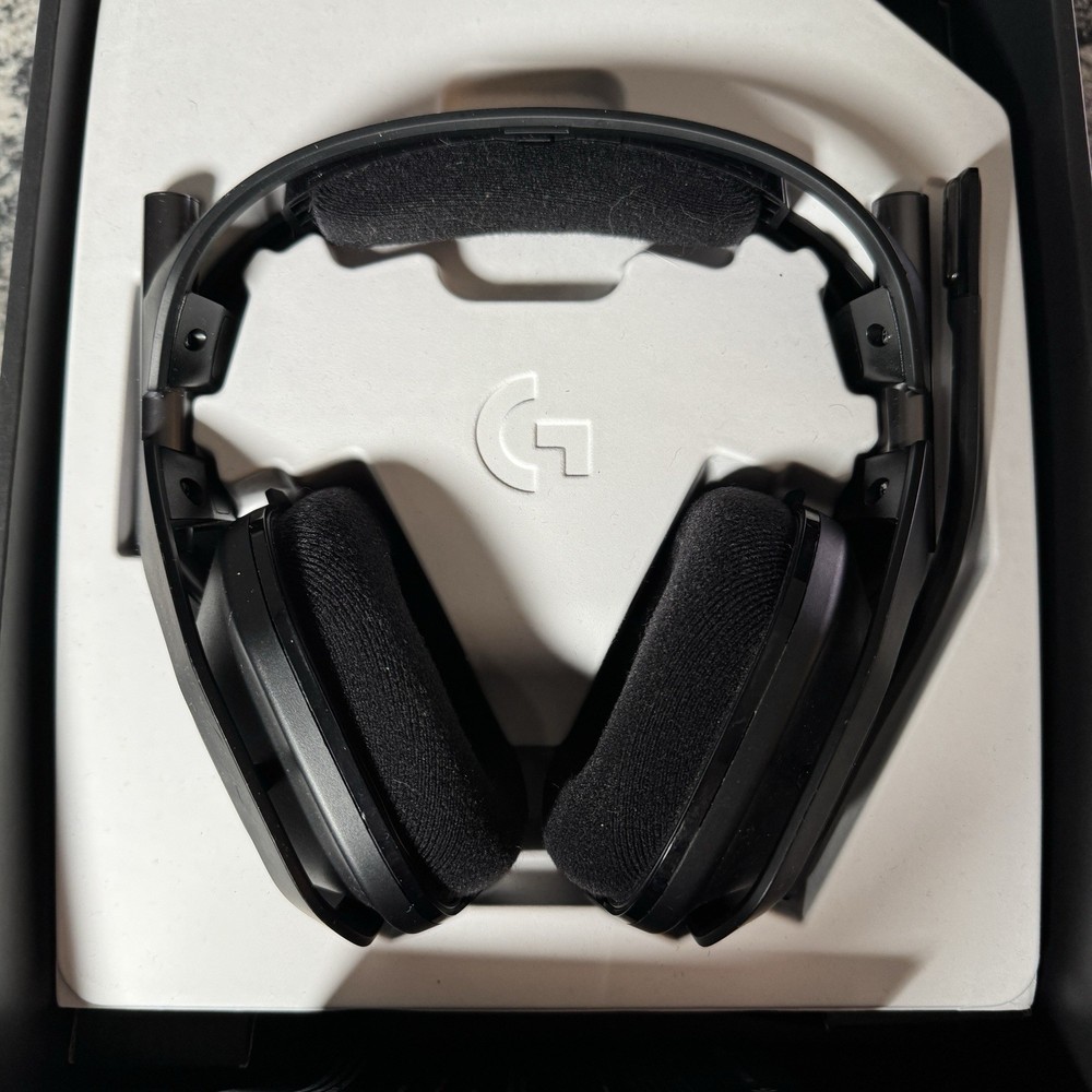 Astro A50X LIGHTSPEED Wireless Gaming Headset + Base Station. Perfect Condition!