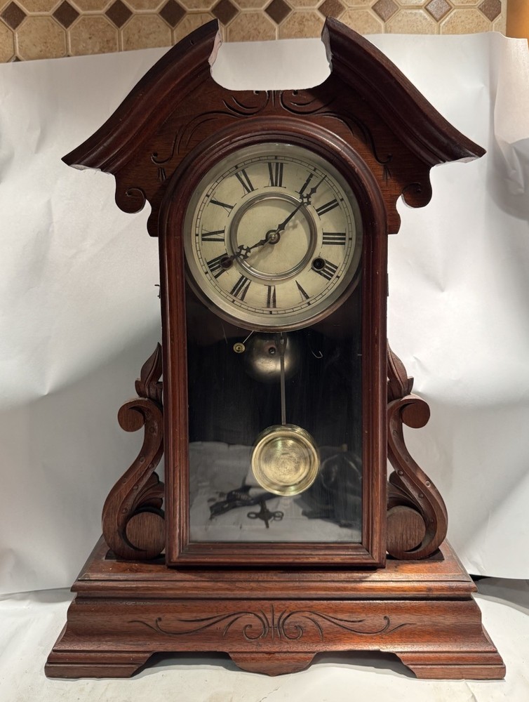 Antique New Haven Parlor/Kitchen Mantel Clock- “Danube” Model