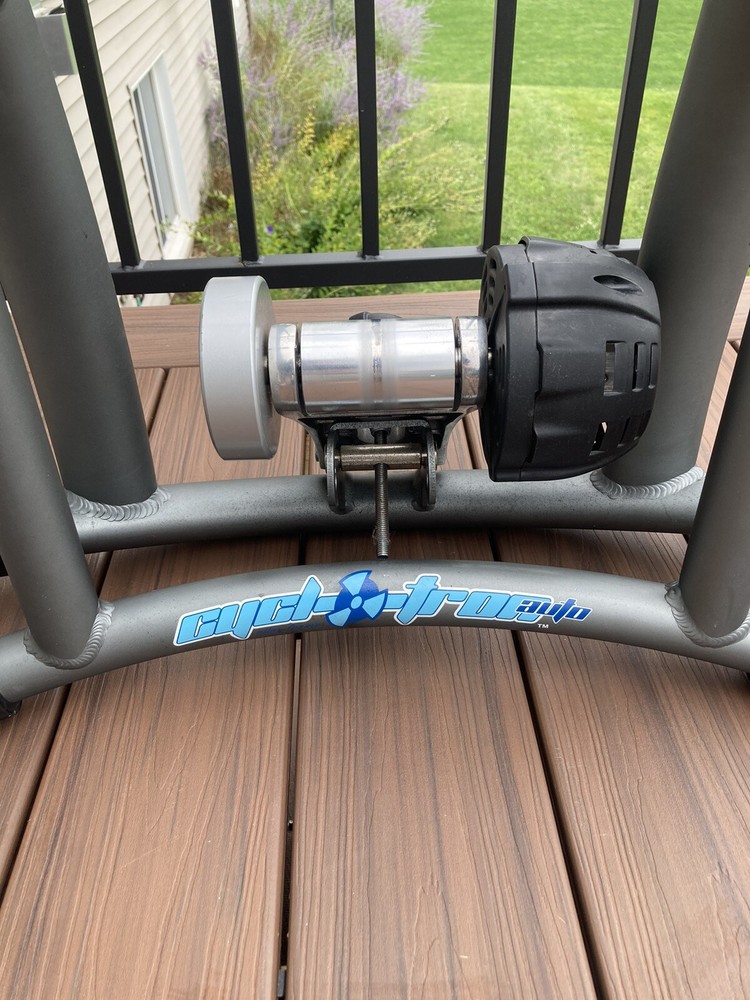 Giant Cyclotron Auto Bicycle Trainer