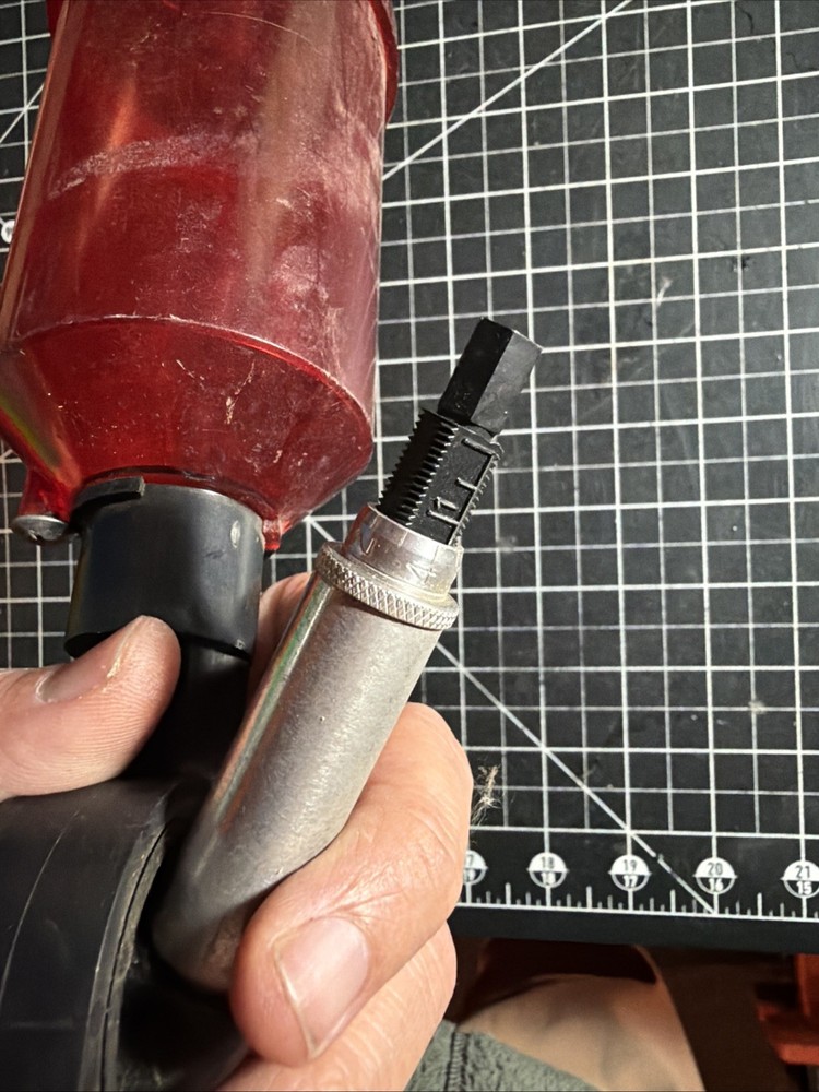 Lee Powder Dispenser used