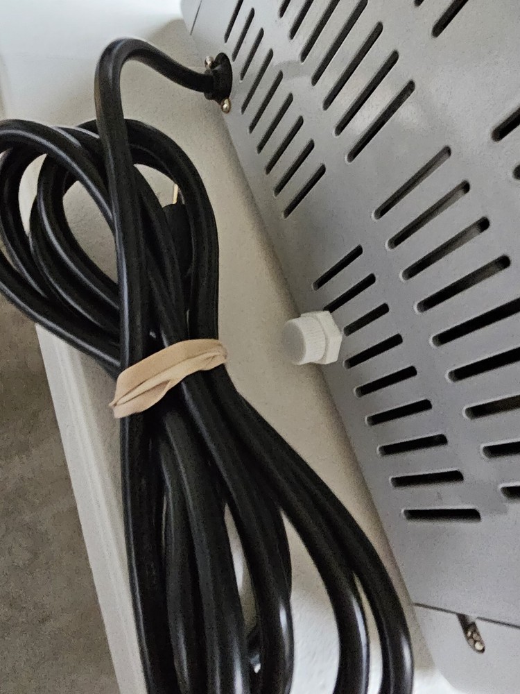 NutriChef Countertop Ice Cube Maker Machine & Dispenser - Kitchen PYLE PICEM-75