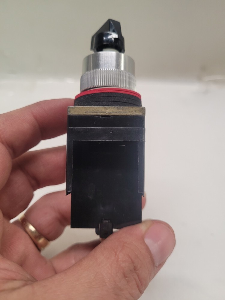 Allen Bradley 800MR-JH2BLA Selector Switch